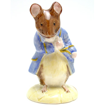 Gentleman Mouse Made a Bow - Royal Albert - Beatrix Potter Figurine
