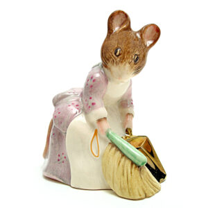 Hunca Munca Sweeping - Beswick Gold Script - Beatrix Potter Figurine