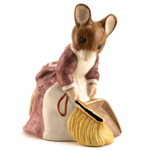 Hunca Munca Sweeping (Large Size) - Beatrix Potter Figurine