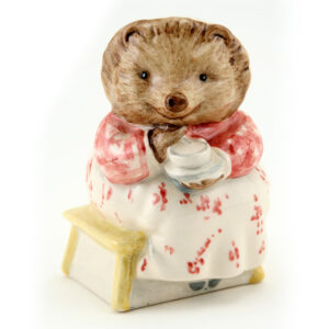 Mrs. Tiggy Winkle Takes Tea - New Beswick - Beatrix Potter Figurine