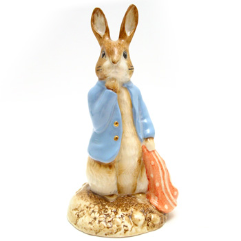 Peter and the Red Pocket Handkerchief (Gold Buttons) - Beatrix Potter Figurine