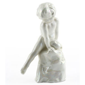 A Saucy Nymph HN1539 Lustre Glaze - Royal Doulton Figurine