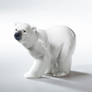 Attentive Polar Bear 01001207 - Lladro Figurine
