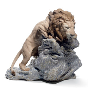Lion Pouncing 01008656 - Lladro Figurine
