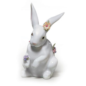 Attentive Bunny Flower 01006098 - Lladro Figurine