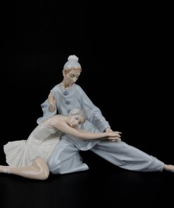 Closing Scene 1014935 - Lladro Figurine