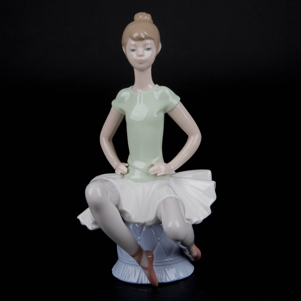 Laura Ballerina 1011360 - Lladro Figurine