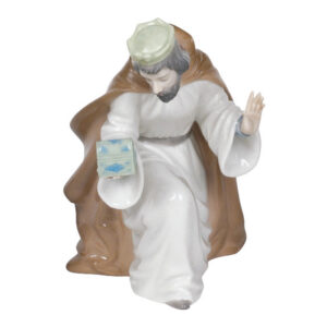King Melchior with Chest 2000413 - Nao Figurine