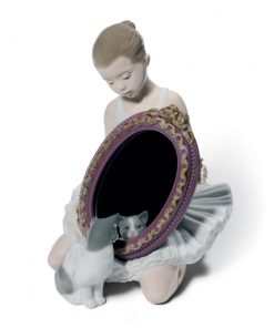 A Purr-Fect Reflection 01008572 - Lladro Figurine