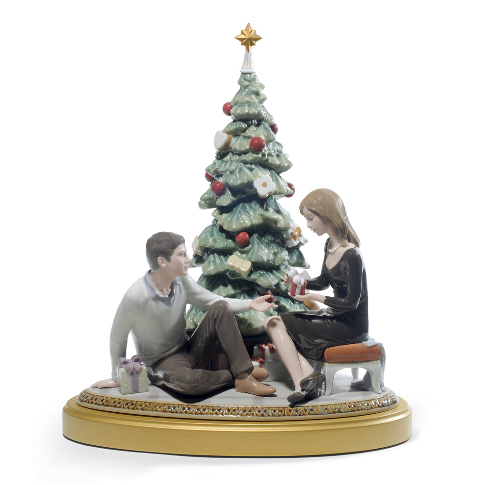 A Romantic Christmas - 01008665 - Lladro Figurine