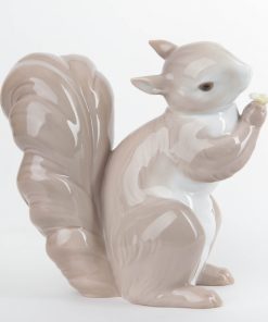 Squirrel with Flower - 1006410 - Lladro Figurine