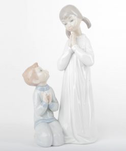 Teaching to Pray 1014779 - Lladro Figurine