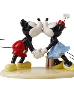Hugs and Kisses MM36 - Walt Disney Showcase - Royal Doultoun Storybook Figurine