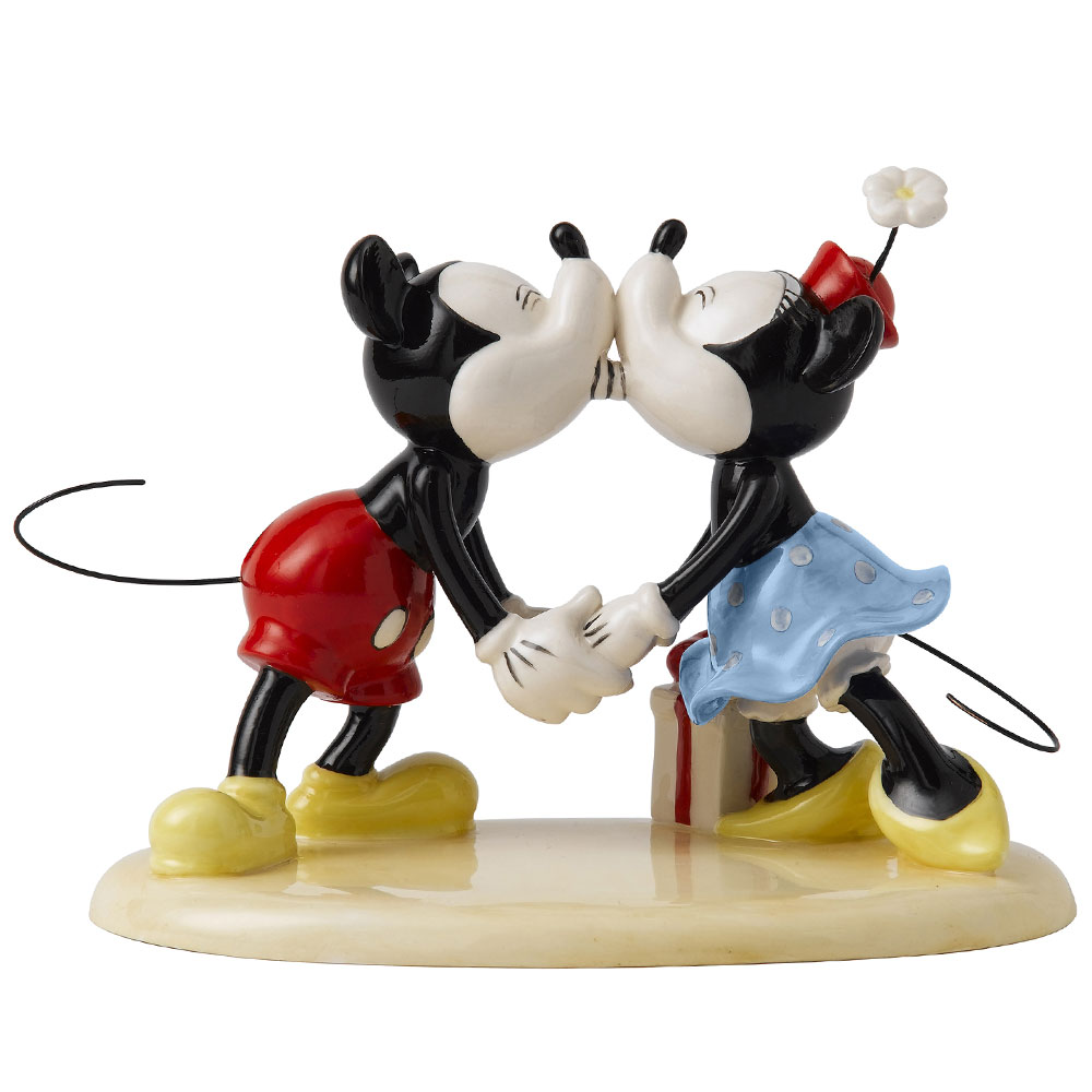 Hugs and Kisses MM36 - Walt Disney Showcase - Royal Doultoun Storybook Figurine