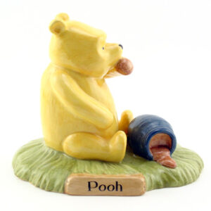 Pooh Began To Eat WP28 - Royal Doultoun Storybook Figurine
