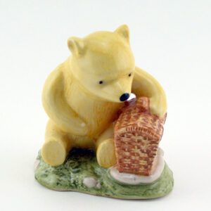 Winnie the Pooh and the Fair-Sized Basket WP19 - Royal Doultoun Storybook Figurine