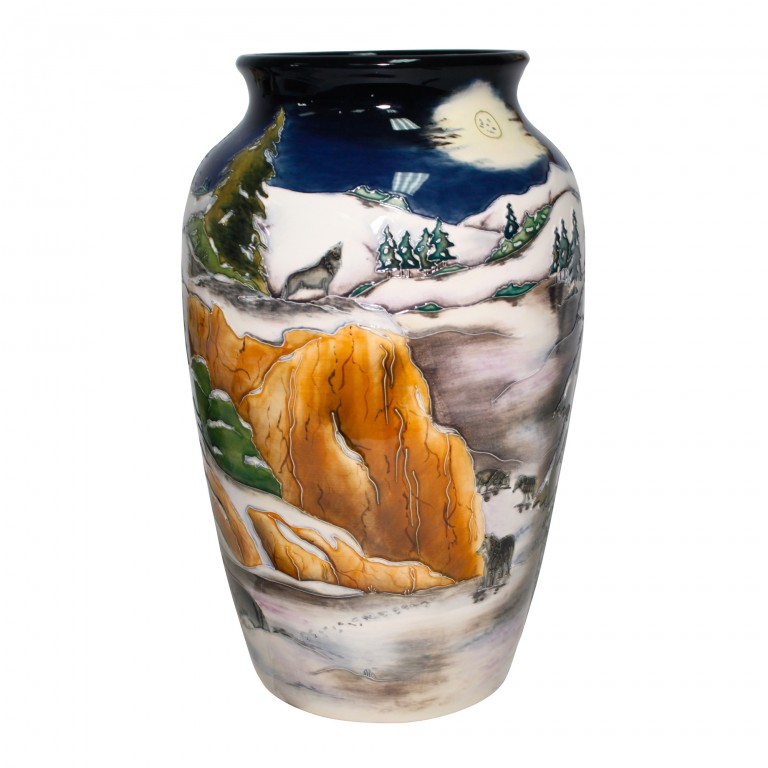 Isle Royale Vase 18_16 - Moorcroft Vase