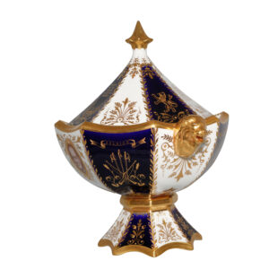 Winston Churchill Lidded Presentation Bowl with Double Handles (Gold Lions) - Abbeydale China