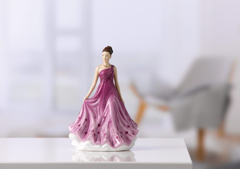 Forever Yours (Petite) HN5852 - Royal Doulton Figurine