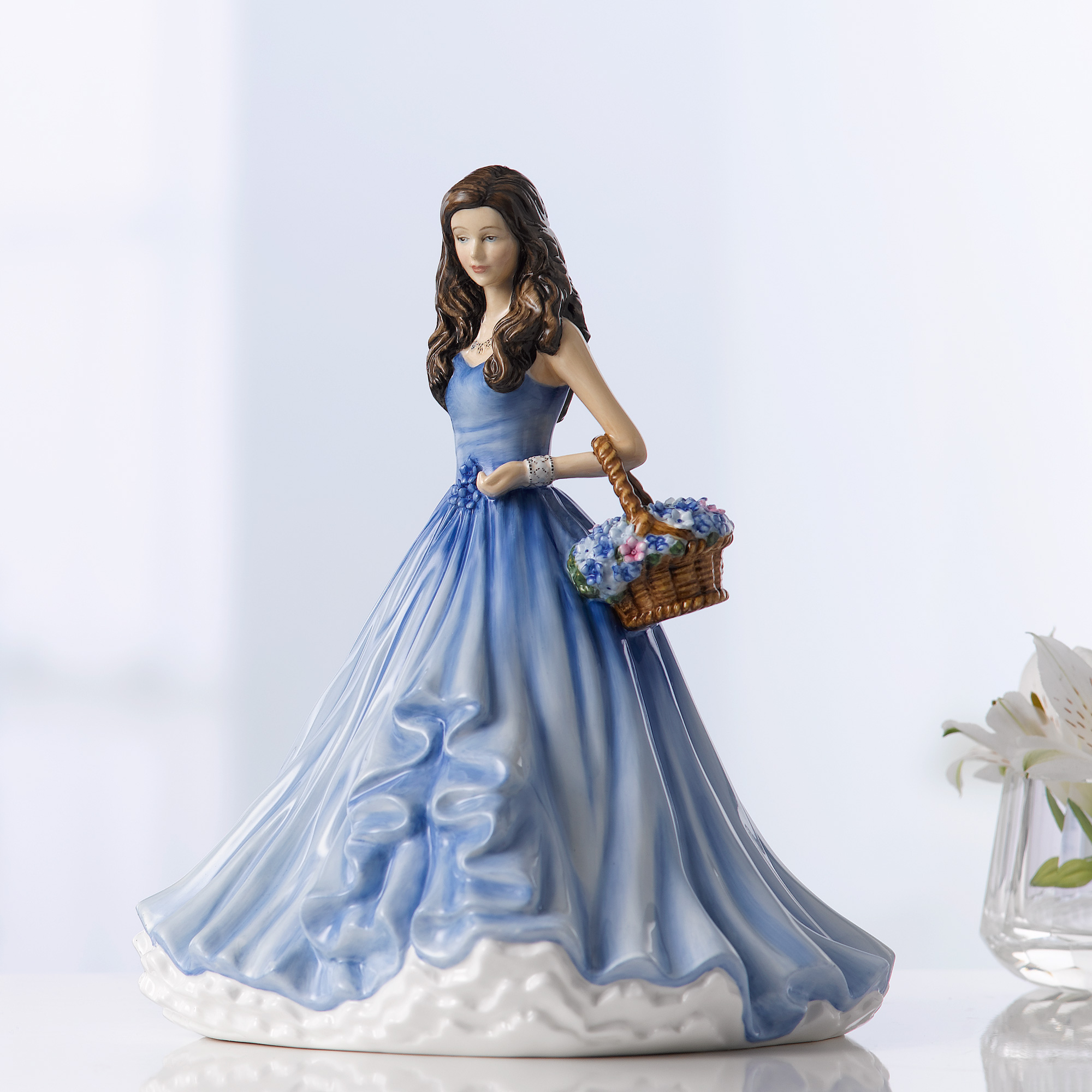 Details about  / ROYAL DOULTON FORGET ME NOT FIGURINE HN5836 R2331