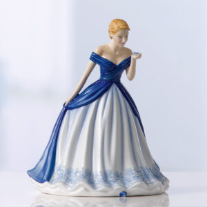 Gentle Heart (Petite) HN5848 - Royal Doulton Figurine