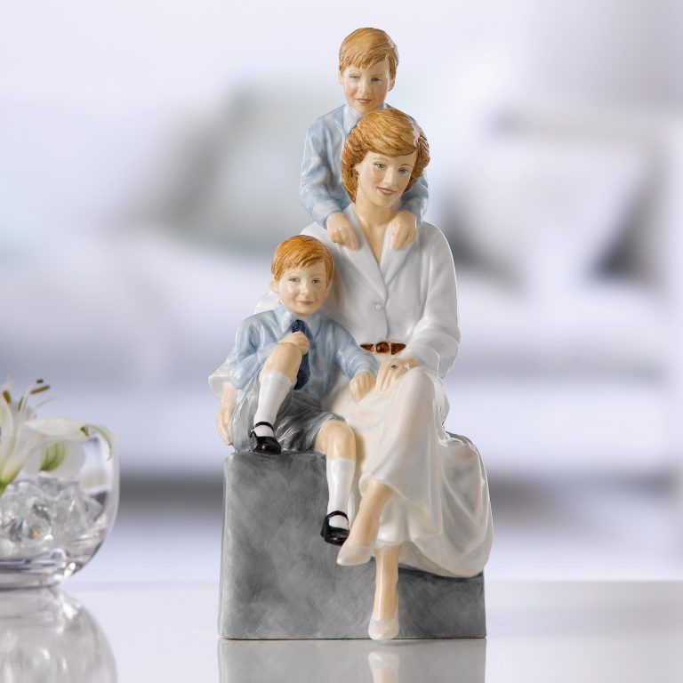 A Loving Mother HN5857 - Royal Doulton Figurine