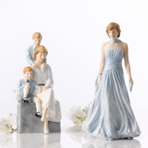 A Loving Mother HN5857 - Royal Doulton Figurine