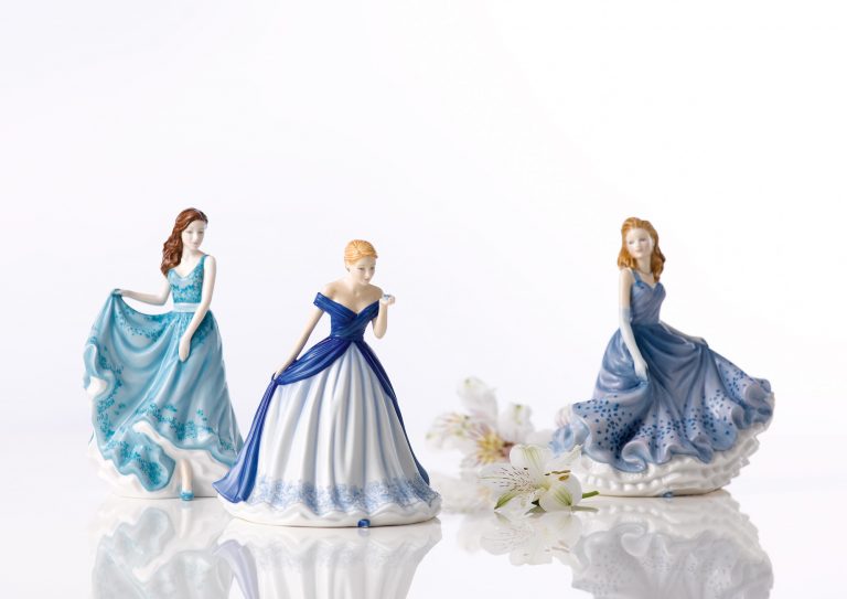 Thoughtful Dreams (Petite) HN5851 - Royal Doulton Figurine