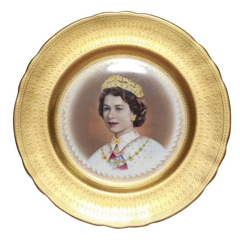 QE II Coronation Plate Aynsley Diamon Jubilee - Commemorative