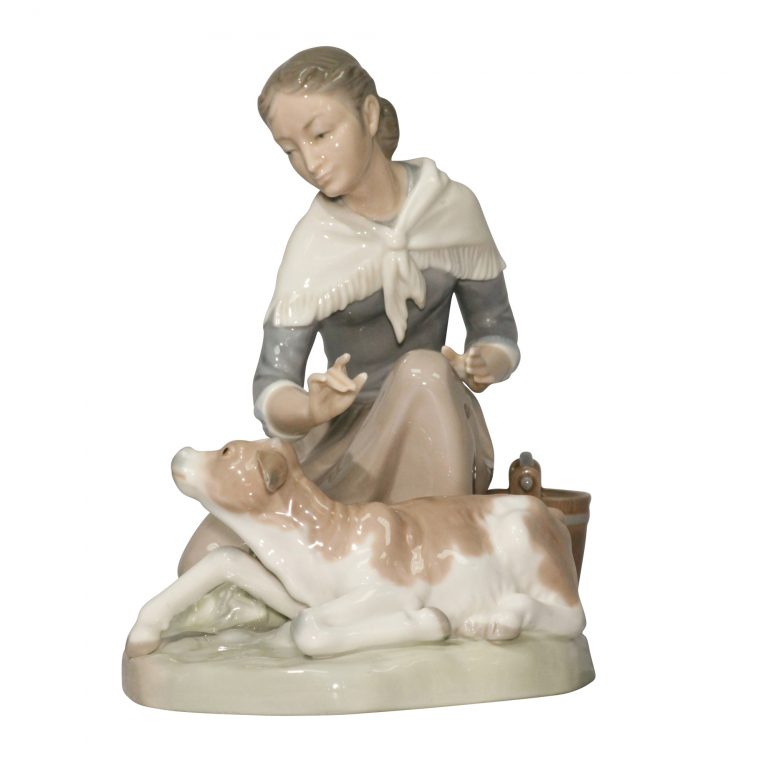 Caressing Little Calf 4827 - Lladro Figurine