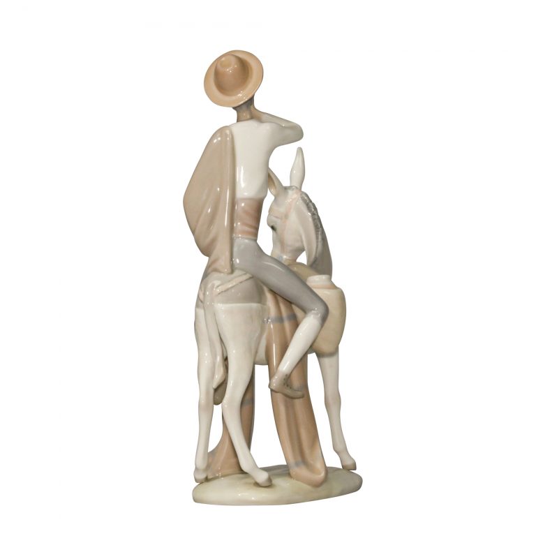 Honey Peddler 4638 - Lladro Figurine