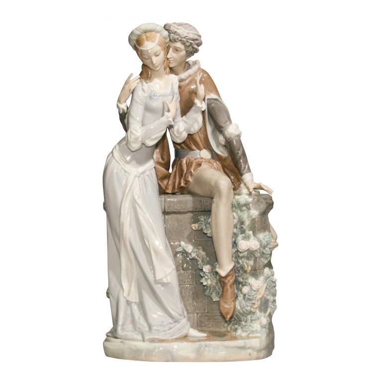 Lovers from Verona 1250 - Lladro Figurine