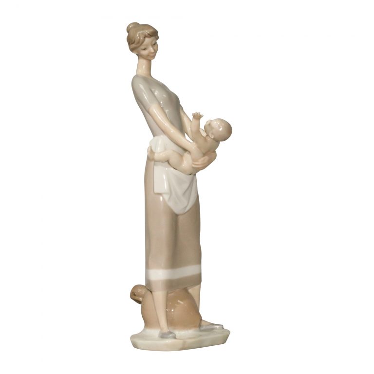 Mother and Child 4575 - Lladro Figurine