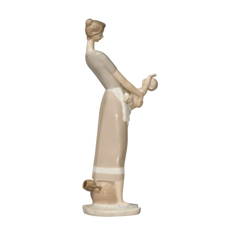 Mother and Child 4575 - Lladro Figurine