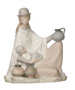 Peruvian Girl Baby Matte - Lladro Figurine