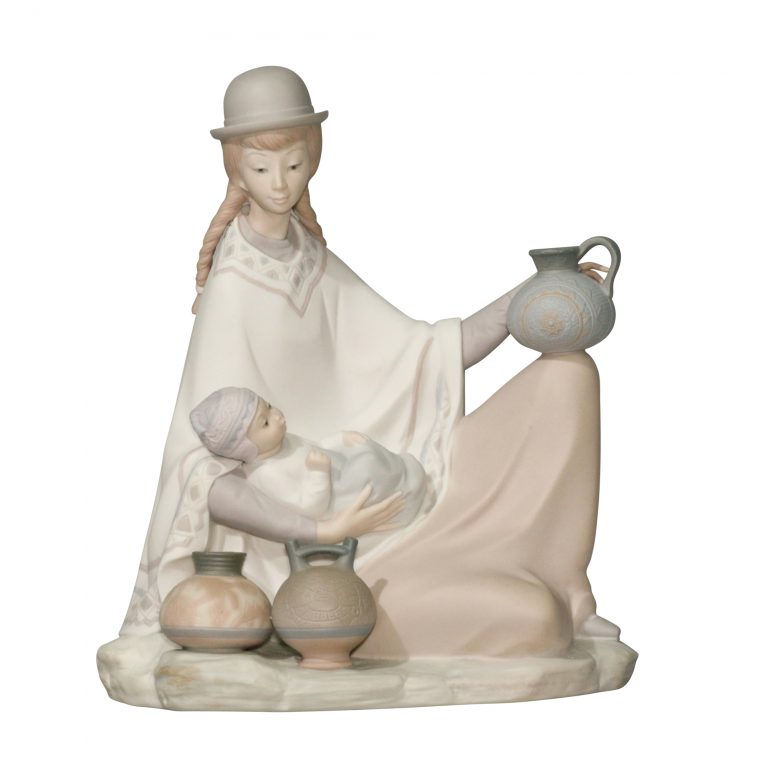 Peruvian Girl Baby Matte - Lladro Figurine