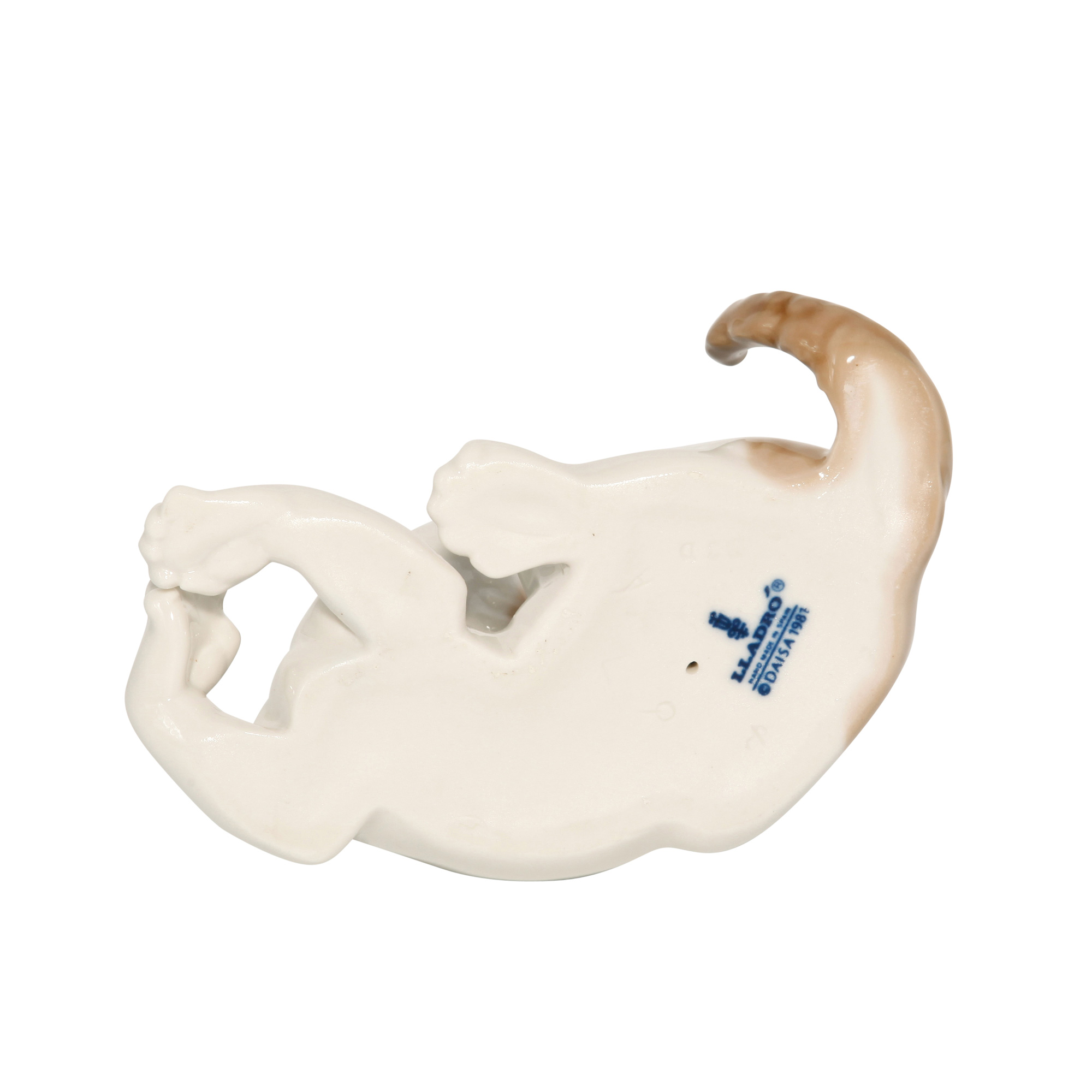 Attentive Cat 5112- Lladro - Lladro Figure 4 Attentive Cat 5112- Lladro - Lladro Figure