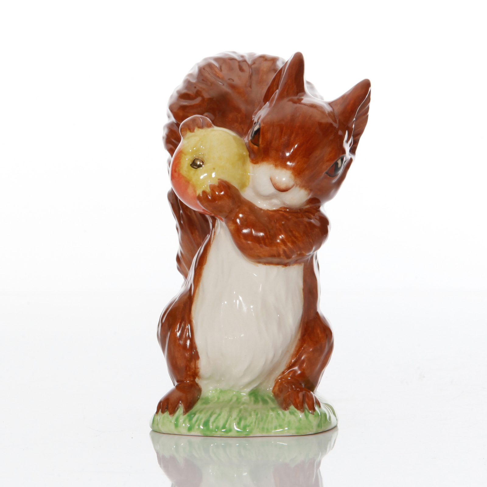 Squirrel Nutkin with Gold Core in Apple (Large Size) - Beatrix Potter Figure