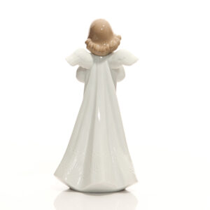 An Angel's Wish 01006788 - Lladro Figure