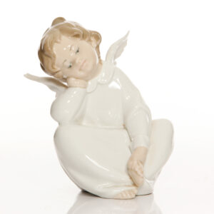 Angel Dreaming 4961 - Lladro Figure