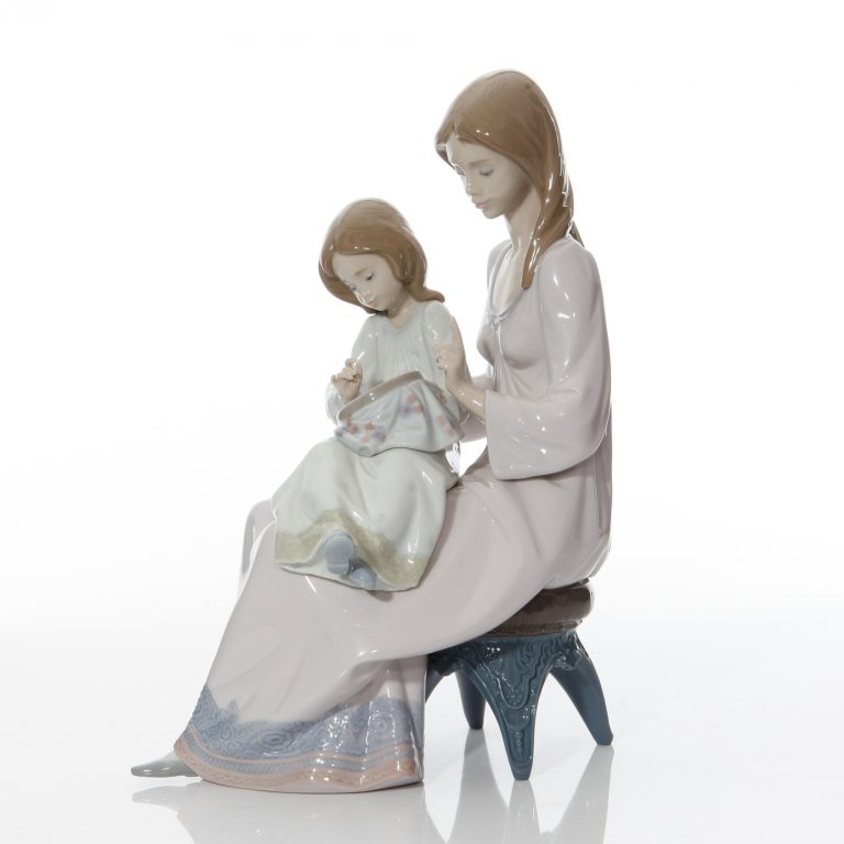 First Sampler 5767 - Lladro Figure