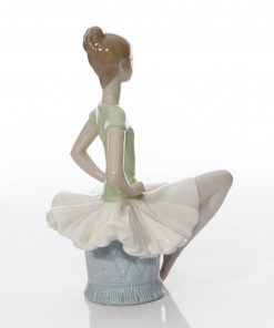 Laura Ballerina 1360 - Lladro Figure