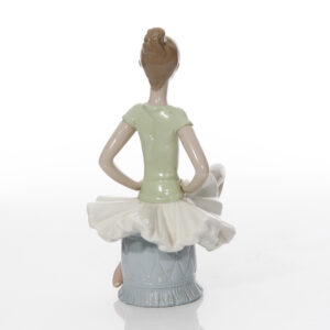 Laura Ballerina 1360 - Lladro Figure