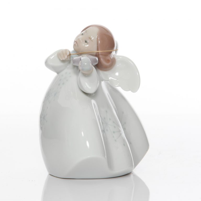 Little Angel with Violin 6529 - Lladro Figurea