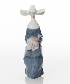 Nun Time to Sew 5501 - Lladro Figure