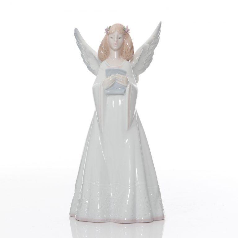 Rejoice Tree Topper 6321 - Lladro Figure