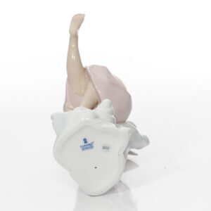 Summer Angel 6148 - Lladro Figure